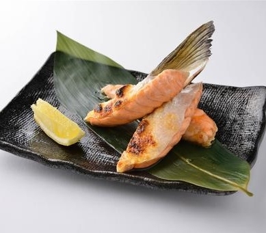 【煮食用】急凍三文魚鰭(約500g)